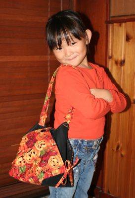 7432 / Sac_Berlingot_pour_halloween_copie.jpg Sac_Berlingot_pour_halloween_copie.jpg